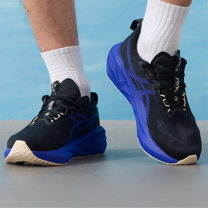 Asics NOVABLAST 5 Black Royal  - Running Gear Asics ulasan dan harga
